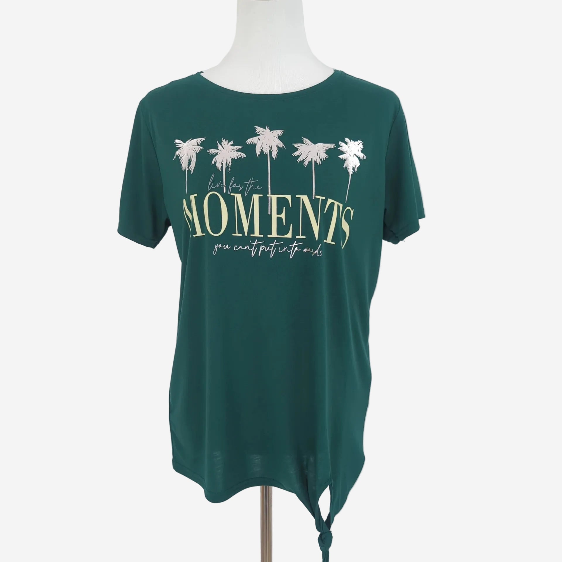 Damen T Shirt Grün mit Palmen Print – Sommer Oberteil mit Knotendetail